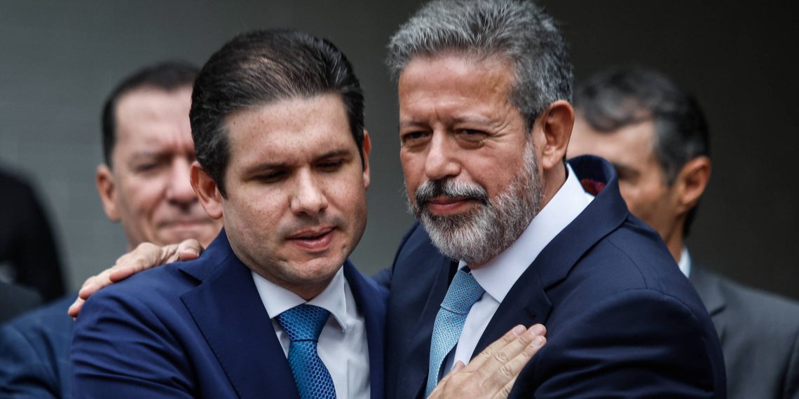 Relação entre Hugo Motta e Arthur Lira gera clima arredio na Câmara