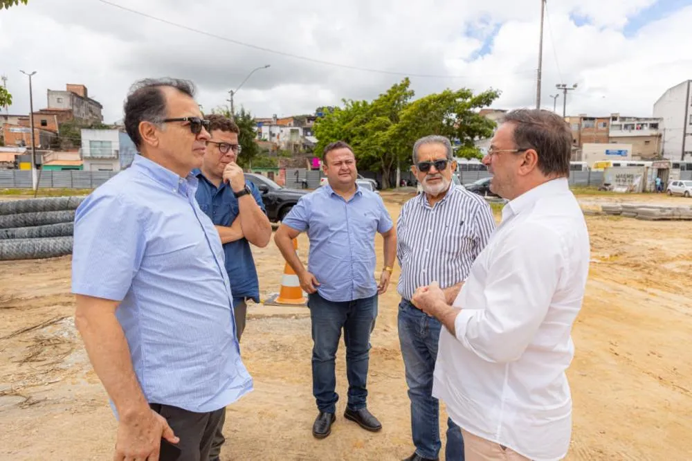 Léo Saturnino visita obras que marcam grandes avanços em Arapiraca
