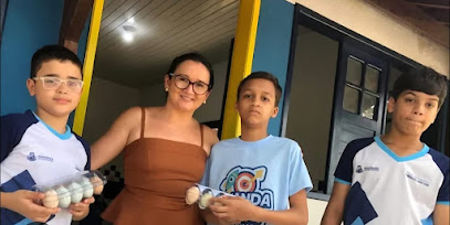 Concurso em Arapiraca vai escolher arte oficial para o rótulo dos ovos produzidos na Escola de Campo